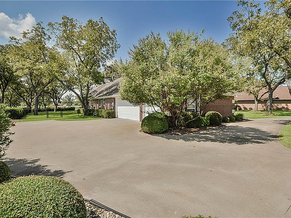 3rd image of 9402 Gleneagles Dr