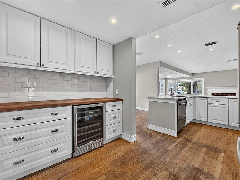 800 W Smith St — Photo 19