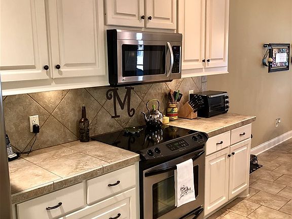 5th image of 108 Belle Oak Dr