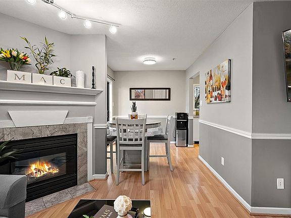 5th image of 7 Gorge Rd W #202