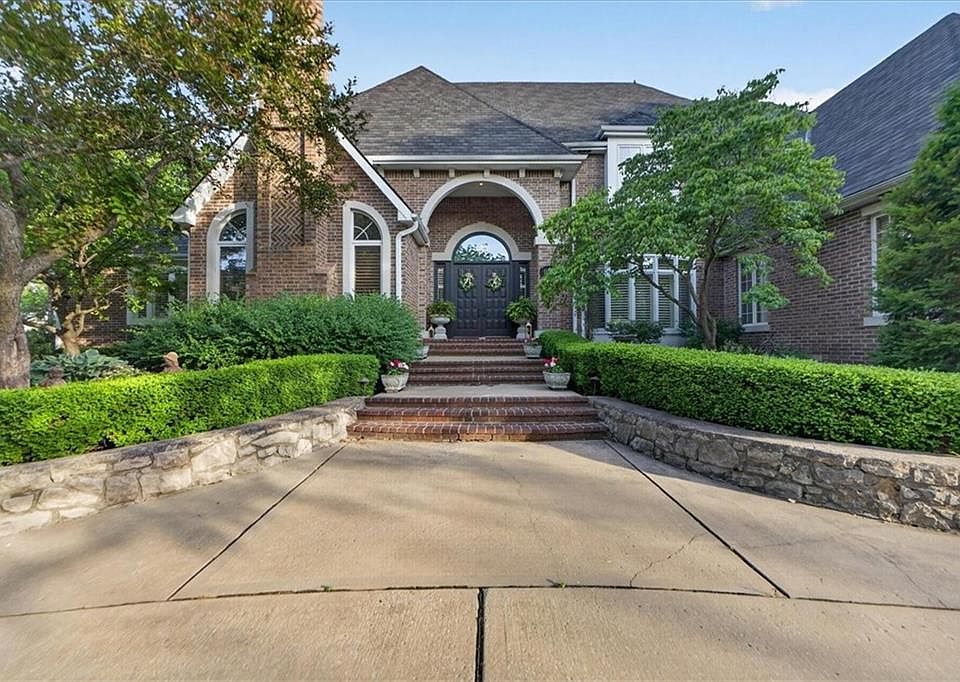 11329 W 121st Ter, Overland Park, KS 66213 | MLS #2622788 | Zillow