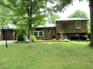 1921 Birch Trace Dr, Youngstown, OH 44515