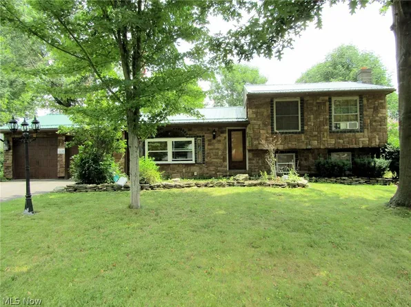 1921 Birch Trace Dr, Youngstown, OH 44515