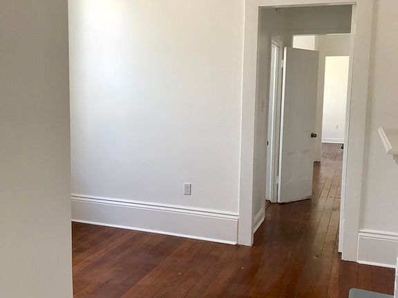 4th image of 726 Josephine St #28