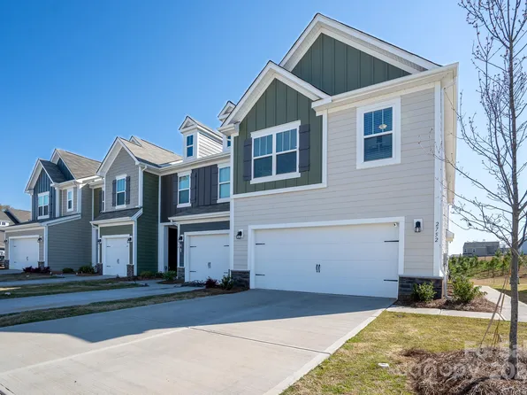 2752 Aubrey St, Monroe, NC 28110