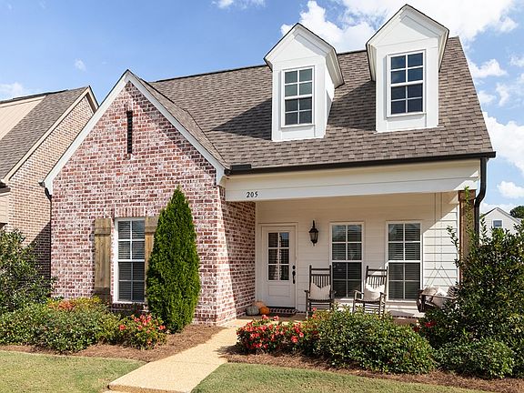 2nd image of 205 Thistle Ln