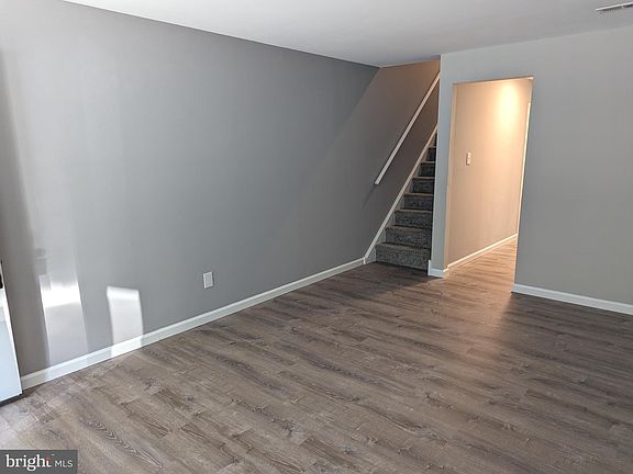 3rd image of 86 Park Vallei Ln #86