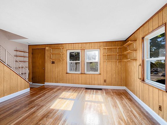 2nd image of 15 Regent Rd