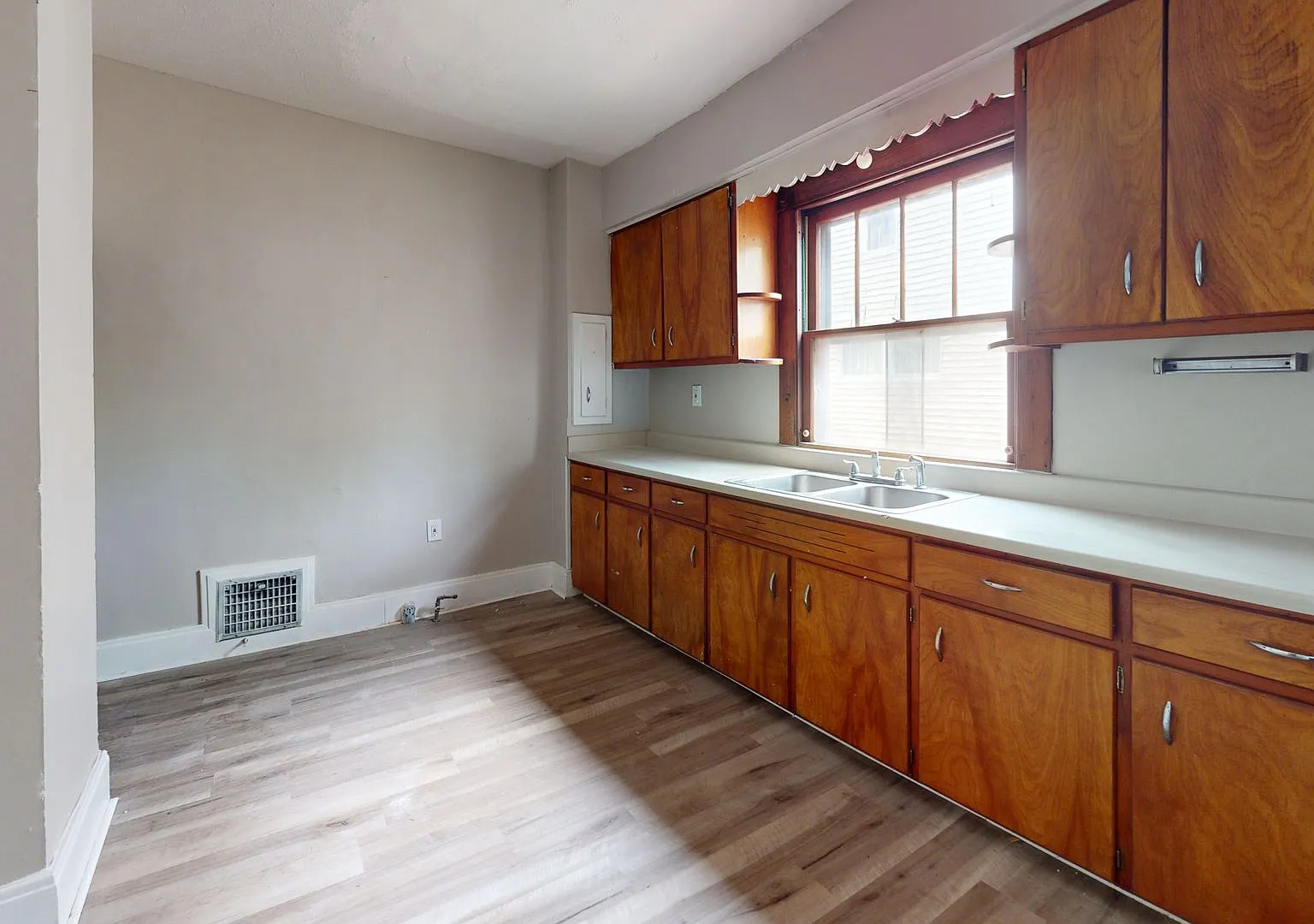 801 W Exchange St — Photo 3