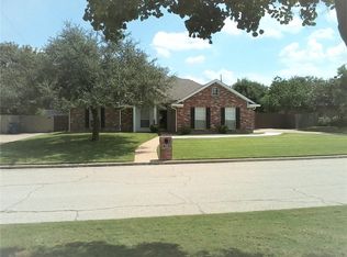 700 Durango Cir, Hewitt, TX 76643