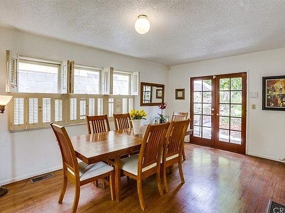3rd image of 21427 Providencia St