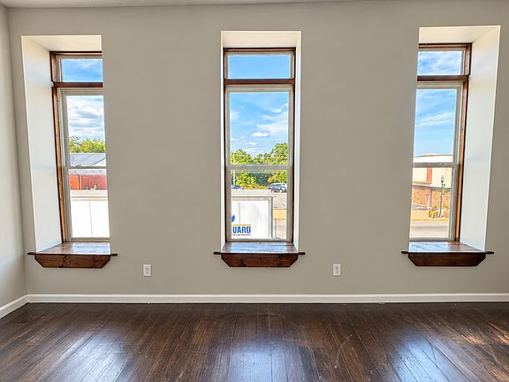 3rd image of 181 W Main St APT 3