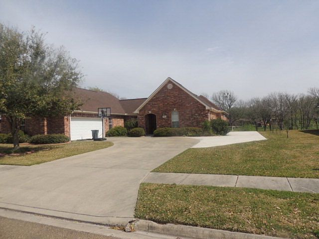 1st image of 311 Willowbend Dr