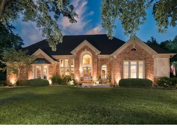 2203 Devonsbrook Dr, Chesterfield, MO 63005