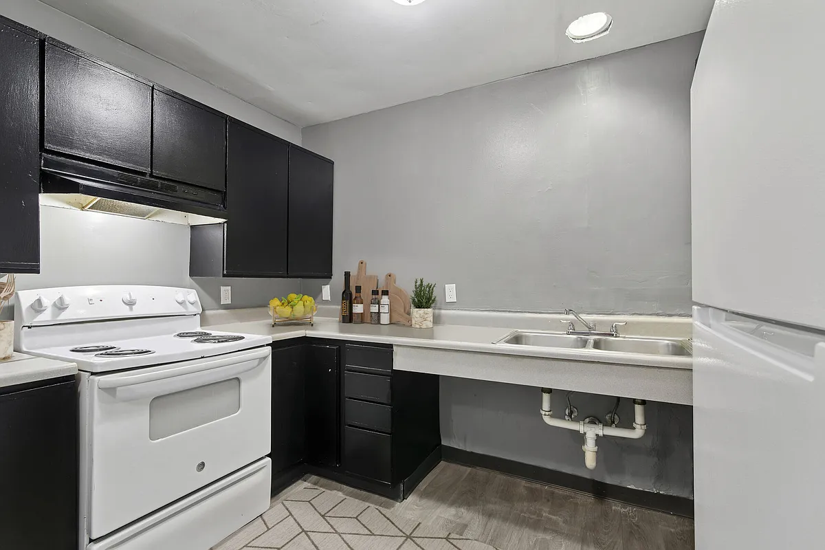 Building Photo - Elmore Apartments