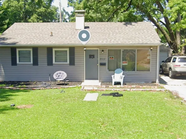 809 N 39th St, Belleville, IL 62226