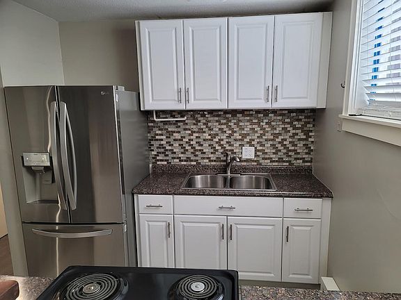 2nd image of 530 22nd Ave NE #102