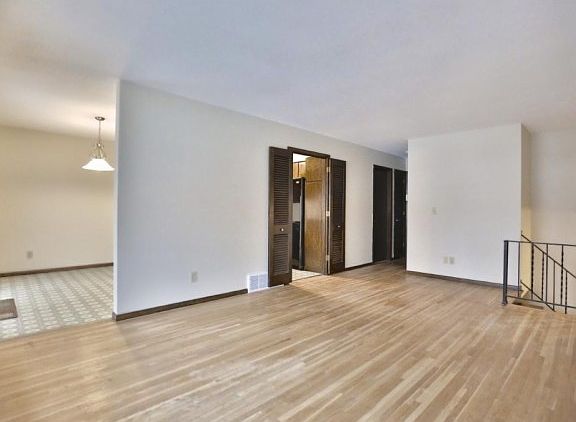 5th image of 8693 Ironwood Ave S