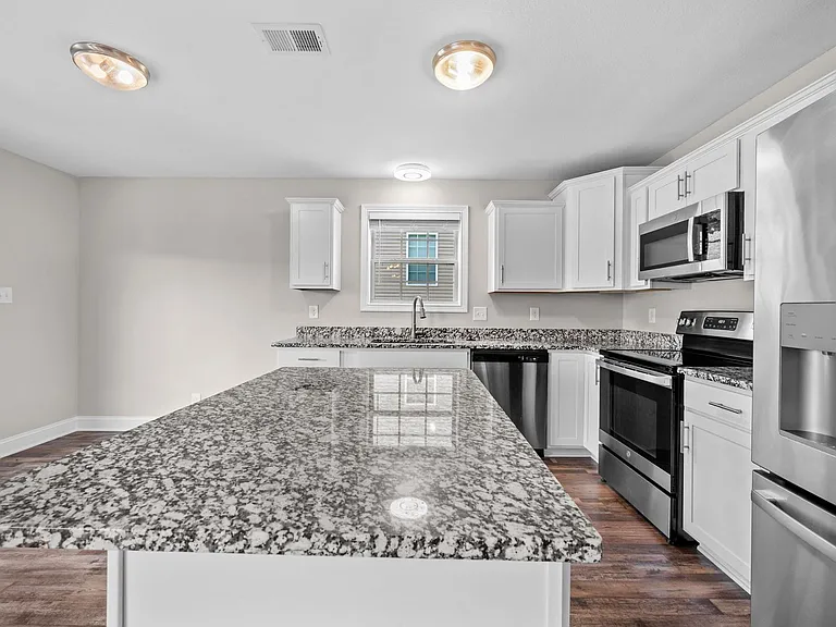 839 Lillian Grace Dr — Photo 10