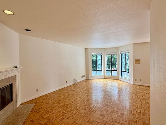 3rd image of 1105 Fell St #1-2-3