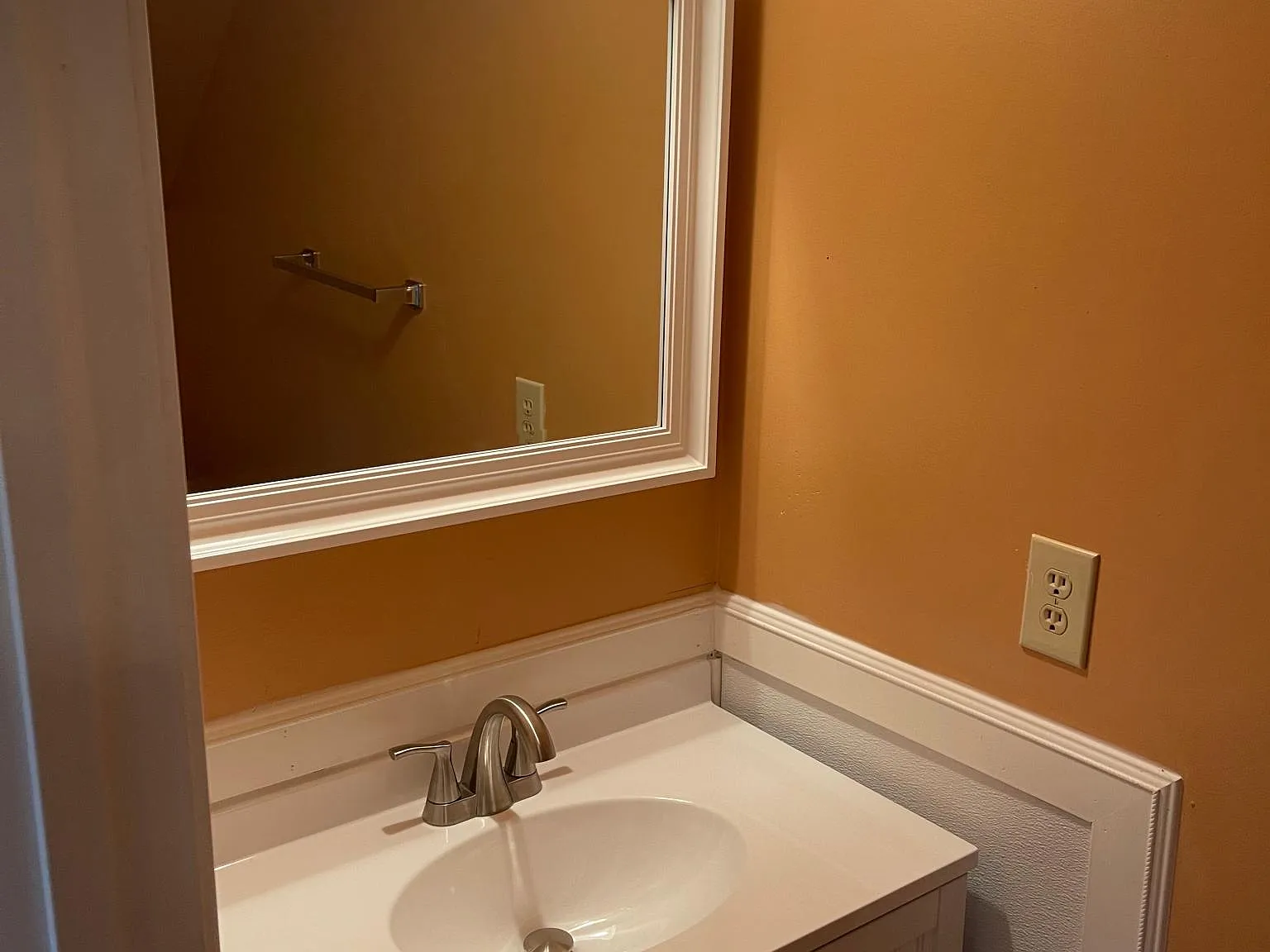 2 bed, 1.5 bath, 992 sqft, $1,250 — Photo 3