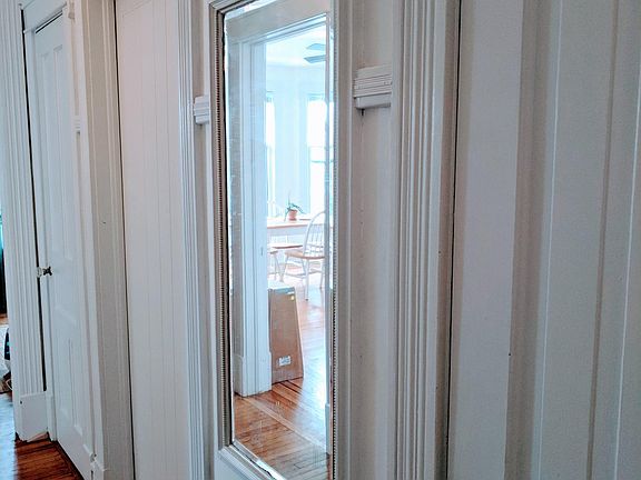 5th image of 527 5th Ave SE APT 5
