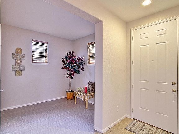 5th image of 2839 N Xanthia Ct
