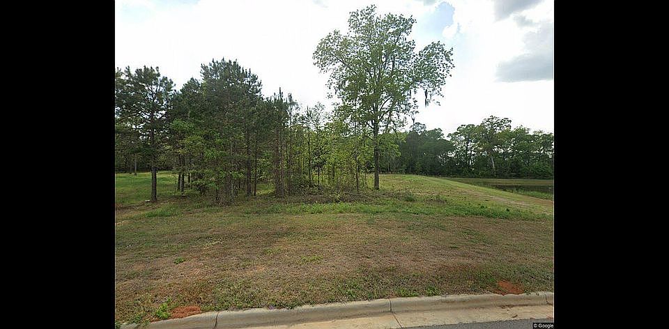 1st image of 220 Tupelo Dr