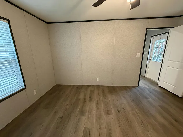 204 Lakeside Garden Cir #204 — Photo 26