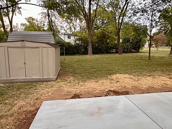 5th image of 1210-1212 Sunset Ave #1210