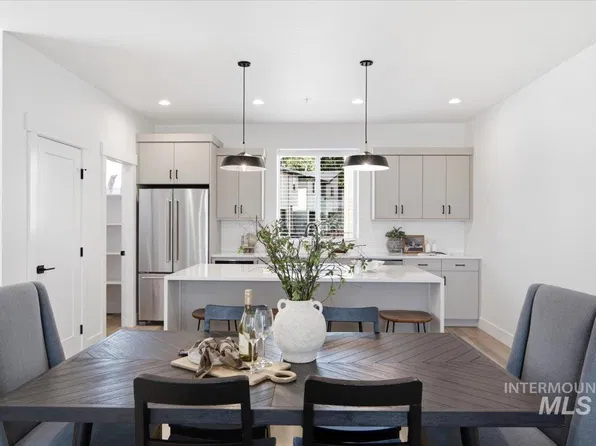 1709 S Federal Way, Boise, ID 83705
