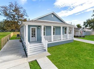 9 E Chalmette Cir, Chalmette, LA 70043