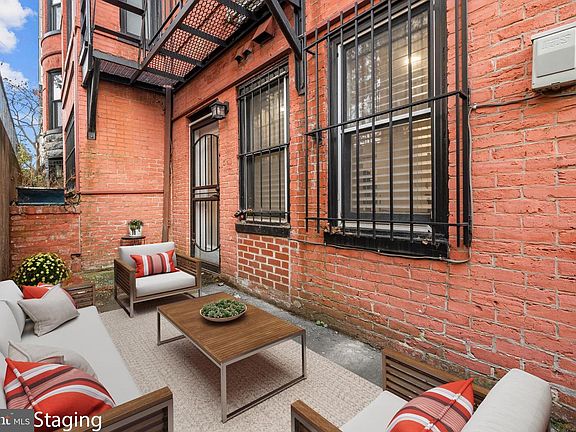 2nd image of 2032 15th St NW APT 2