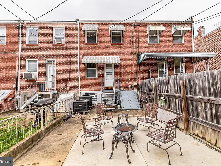 335 Drew St #1 — Photo 22