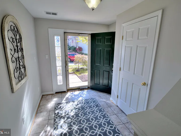 10150 Elgin Way — Photo 3