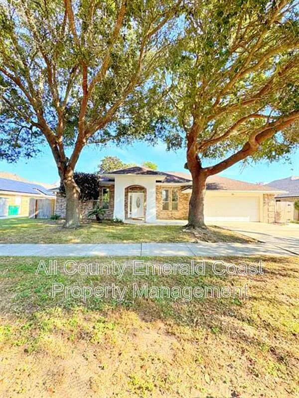 3 bed, 2.0 bath, 2080 sqft, $4,000 — Photo 4