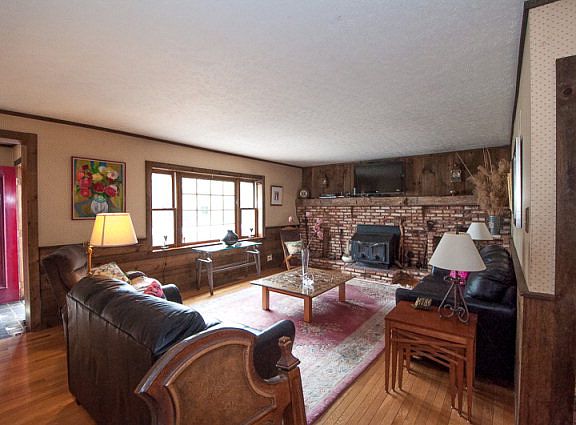 5th image of 74 Pine Hill Ln