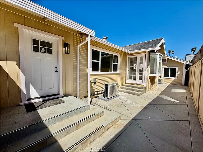 910 Acacia Ave — Photo 20