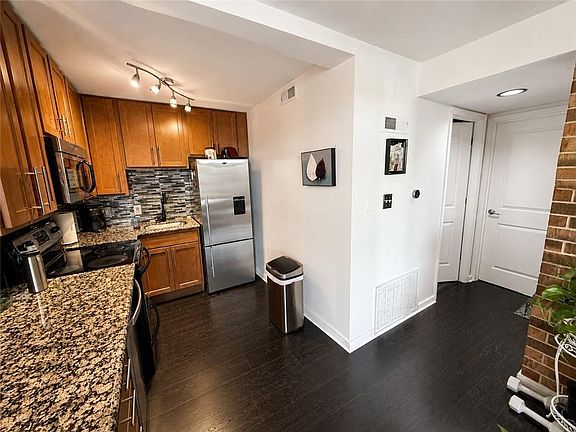 4th image of 2933 Baltimore Ave APT 302