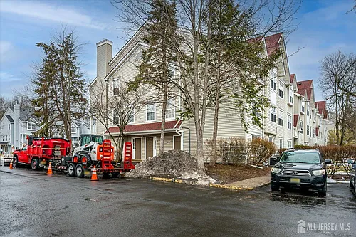 150 Prestwick Way Photo 1