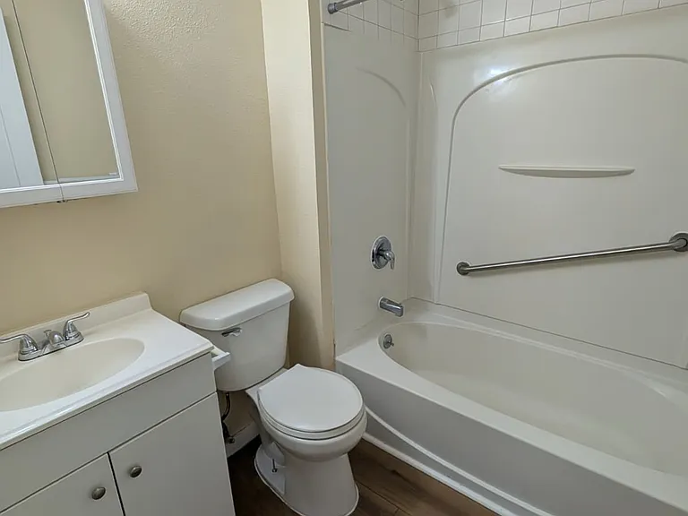 103 Sheffield Ave #11 — Photo 9