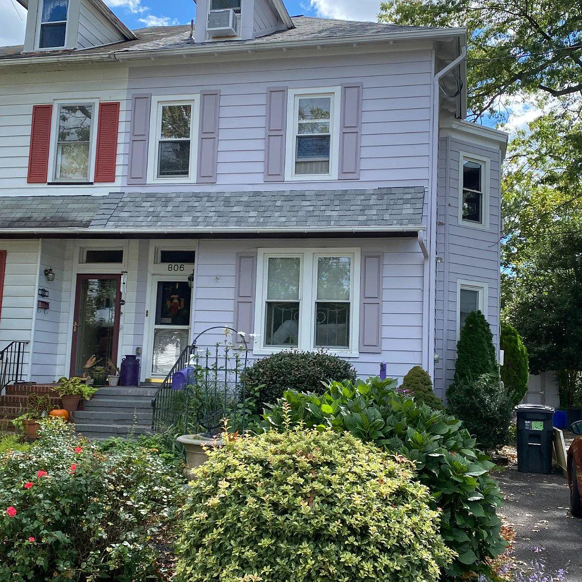2 bed, 1.0 bath, 1566 sqft, $1,900 — Photo 1