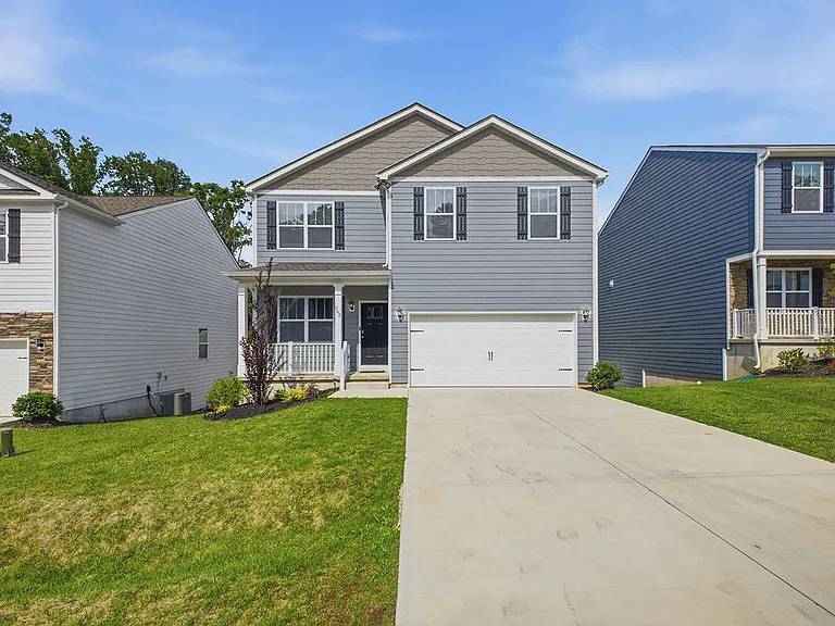 560 Country Oak Dr — Photo 2