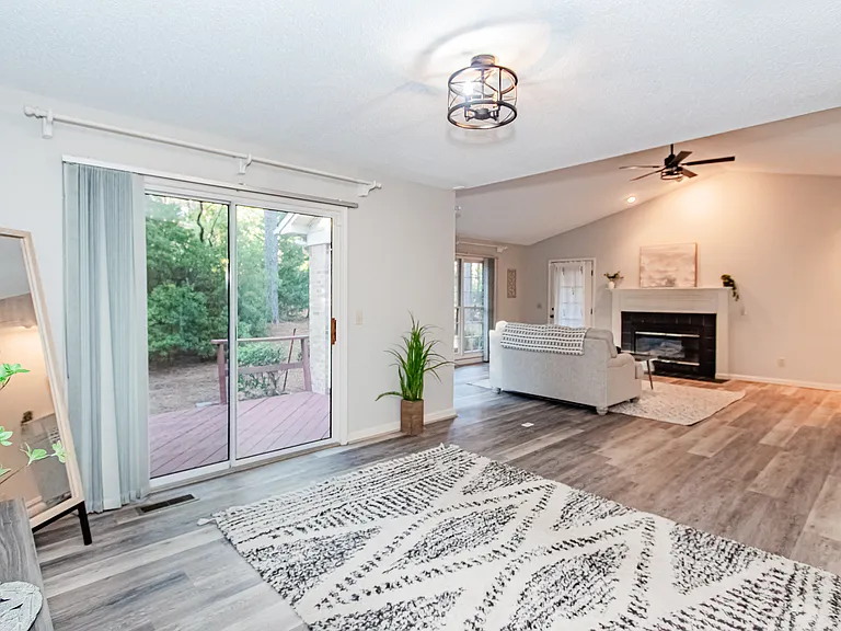 965 Monticello Dr — Photo 4