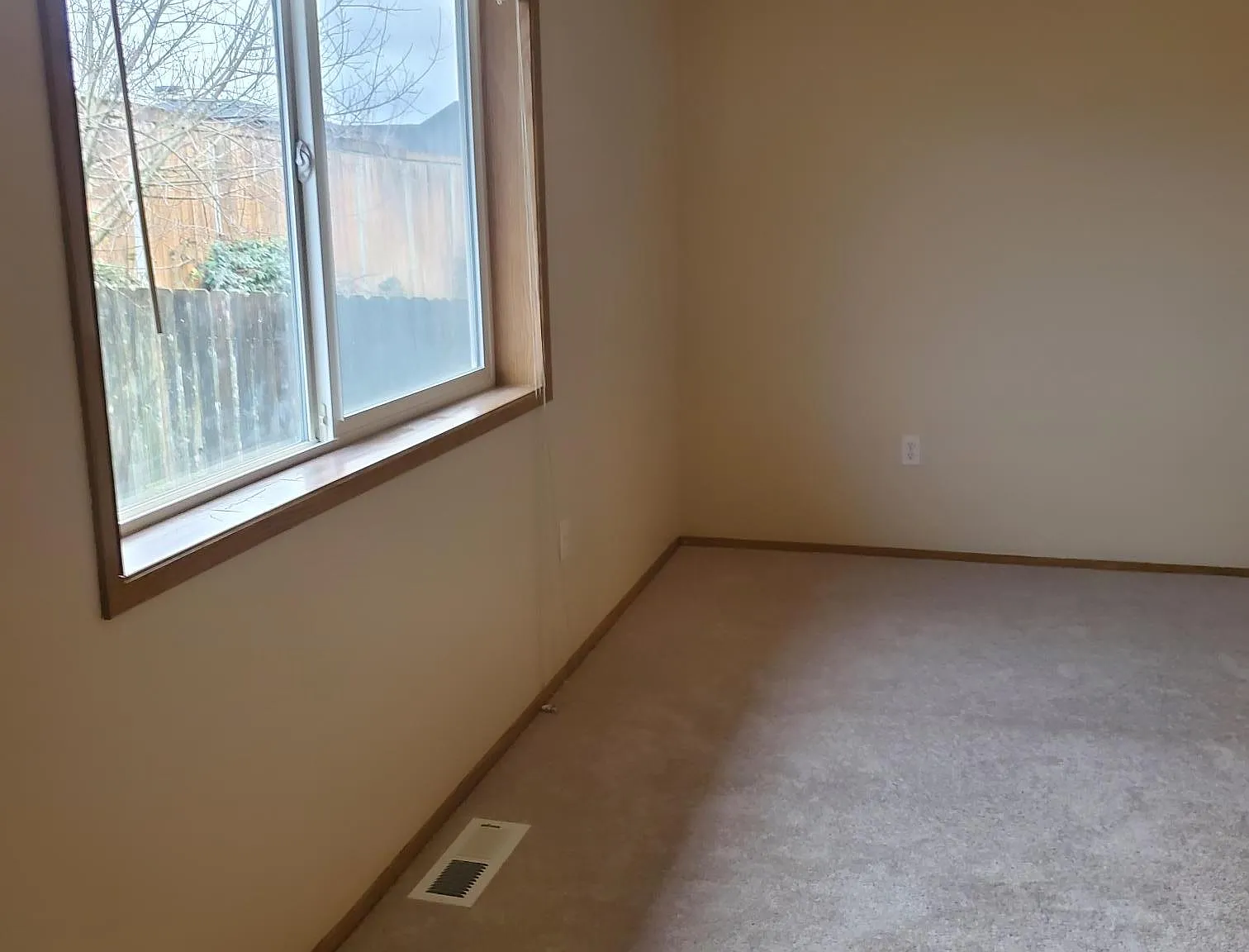 3 bed, 1812 sqft, $2,950 — Photo 3