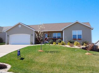 301 Highland Ridge Dr, Manhattan, KS 66503