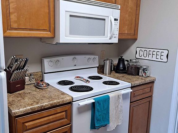 4th image of 235 Kayla Ln APT A