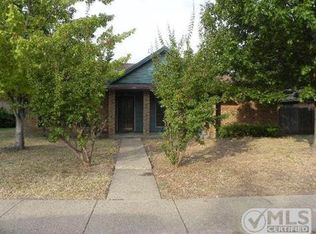 122 E Apollo Rd, Garland, TX 75040