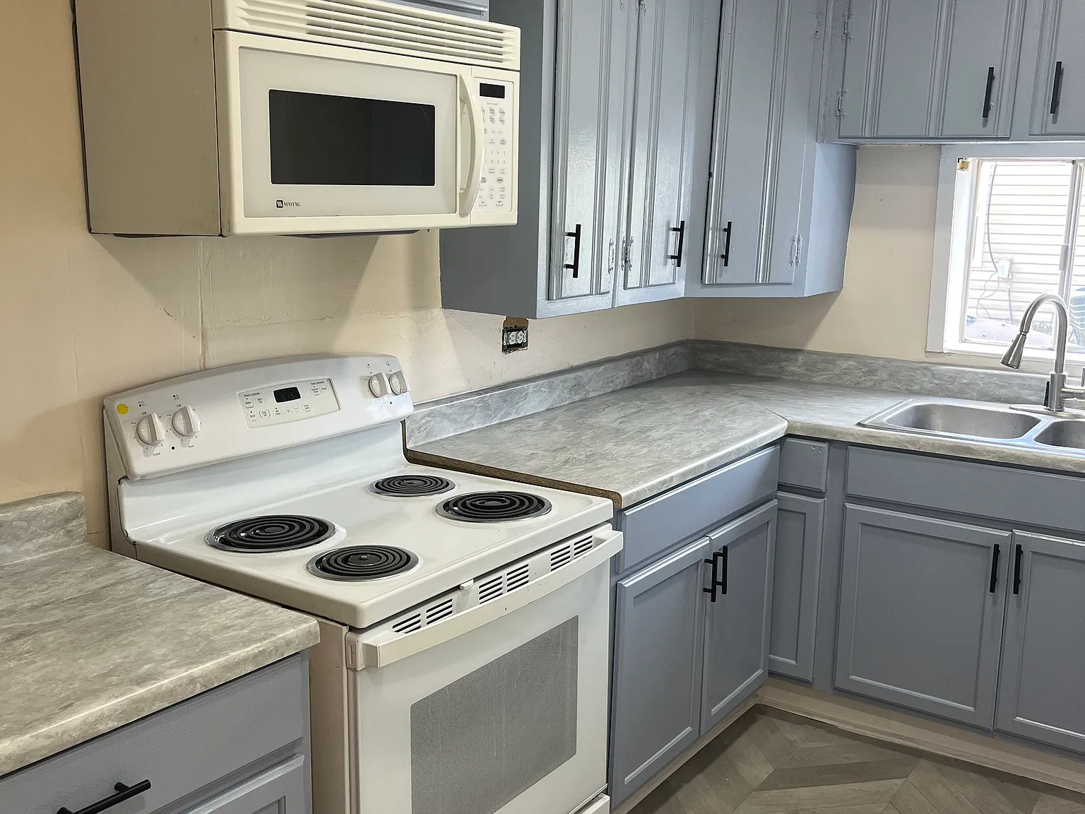 3 bed, 666 sqft, $1,100 — Photo 4