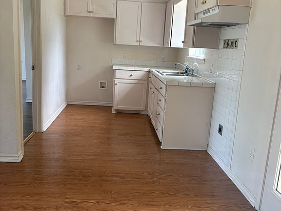 4th image of 419 S Central Ave